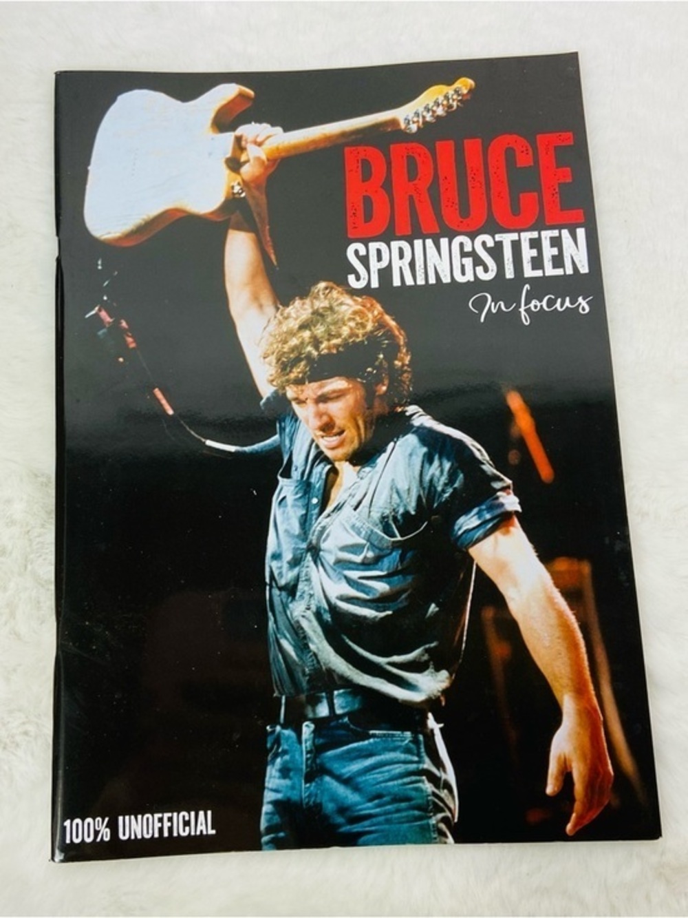 Bruce Springsteen 'In Focus' 100% unofficial Photo Book magazine black & red